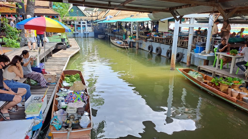 Khlong Lat Mayom Floating Market