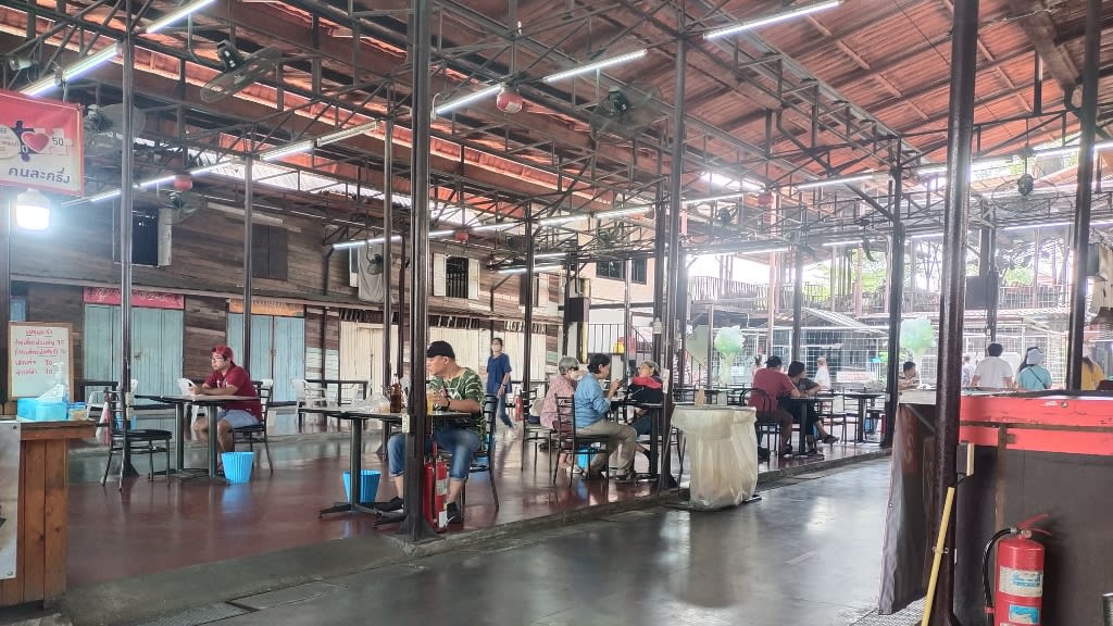 Kwan-Riam Floating Market: The Melting Pot of Tradition and Community Spirit