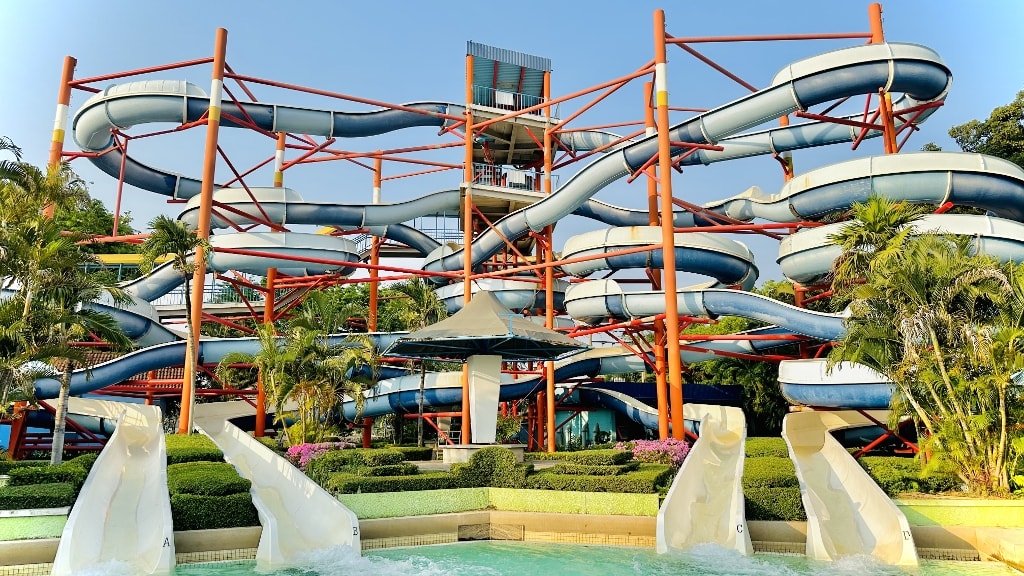 Siam Amazing Park: A Thrilling Escape into Fun and Fantasy