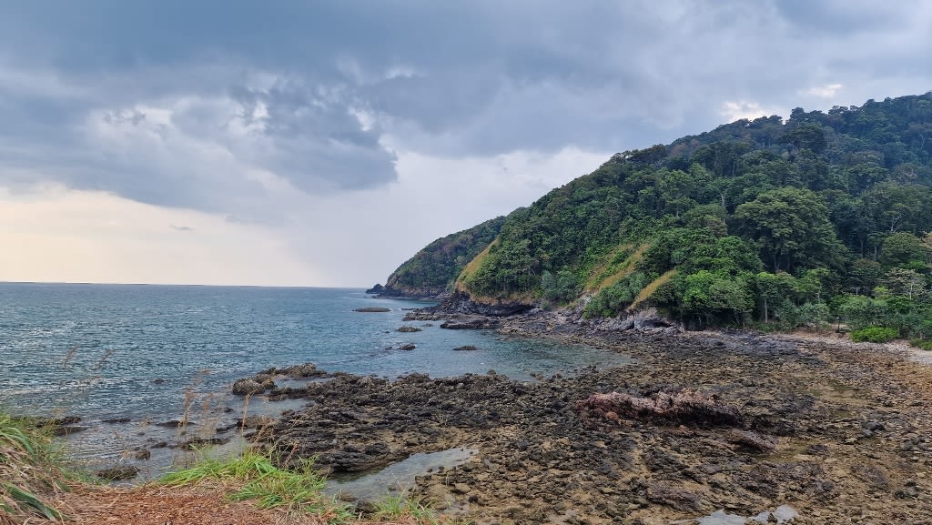 Ko Lanta: A Haven of Laid-back Charm and Natural Beauty