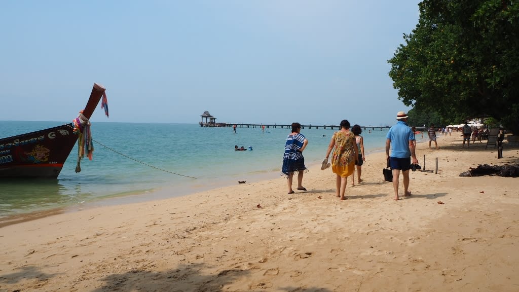 Ko Yao Yai: An Idyllic Retreat into Tranquility and Tradition