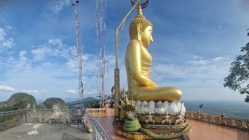 Wat Tham Suea