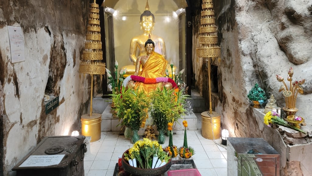 Wat Umong: A Sanctuary of Meditation Beneath the Forest Canopy