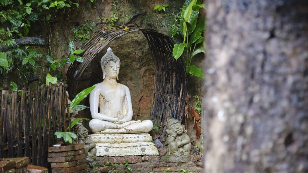 Wat Pha Lat: A Hidden Jungle Temple Along the Monk’s Trail
