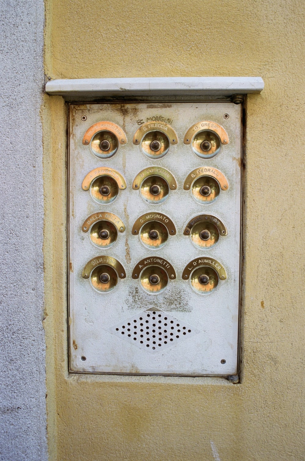 appartment-door-bell appartment-door-bell