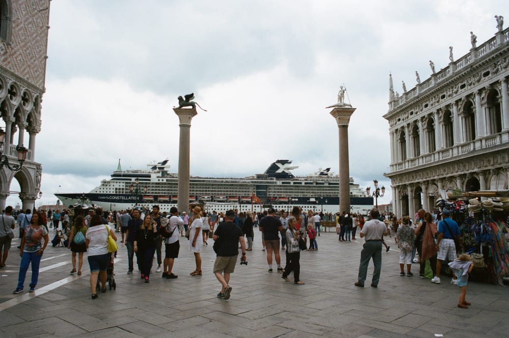 cruise-through-venice cruise-through-venice