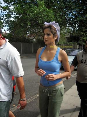 Katrina Kaif Unseen Hot Cleavage On Dhoom 3 Set