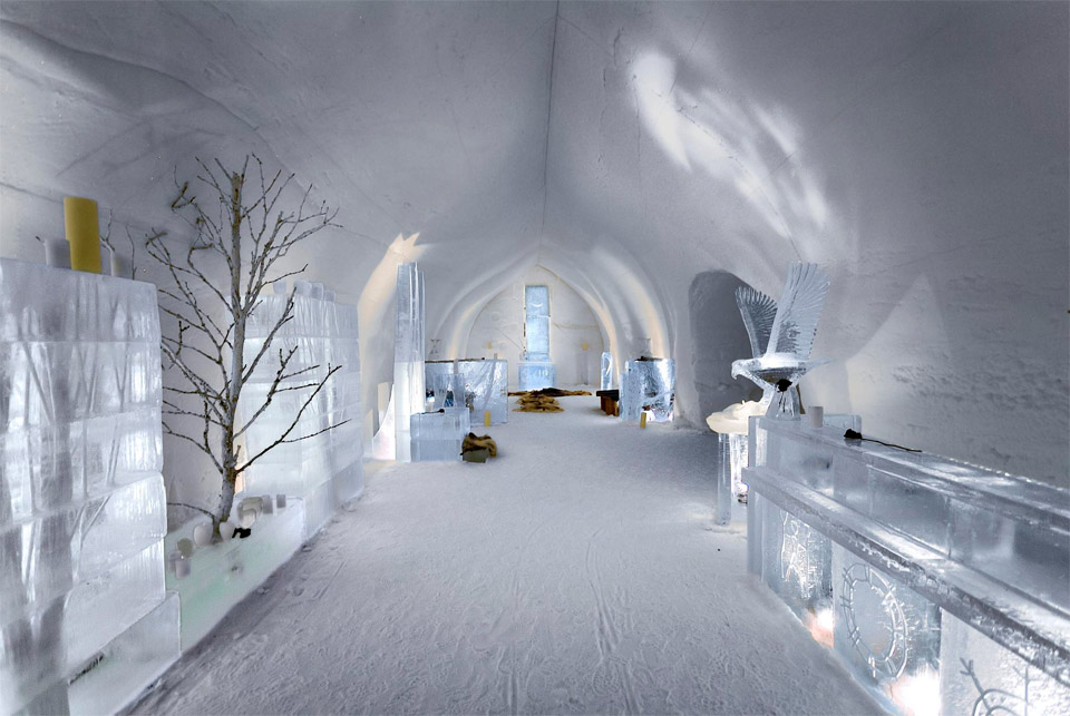 3ice-hotel-lobby-finland