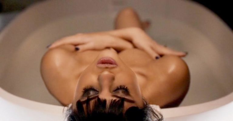 Selena Gomez naked