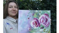 Palette knife. Painting flowers with thick oil paint. Roses