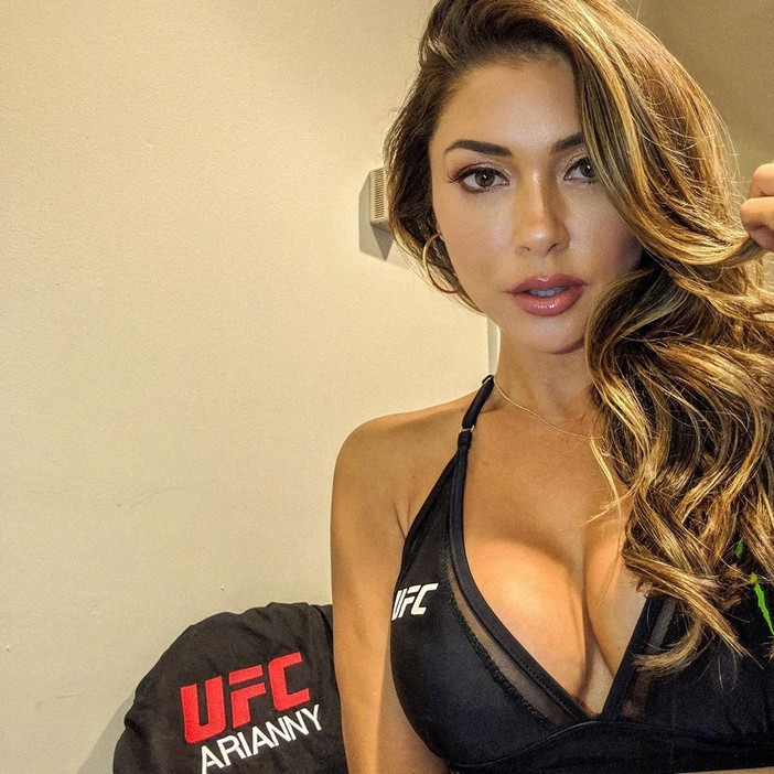 Arianny Celeste Sexy Tits