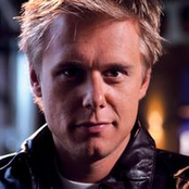 Armin Van Buuren feat. Fiora - лучший исполнитель в стиле vocal trance