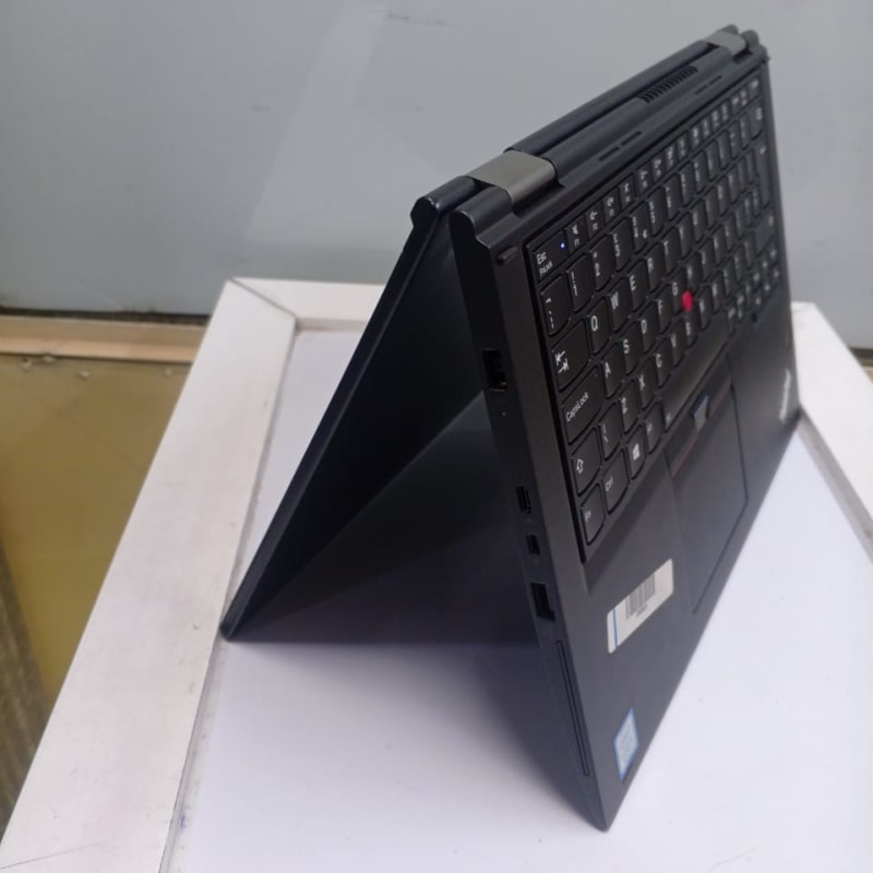Lenovo yoga 380 core i5 8th generation 8gb ram/256 SSD touchscreen laptop