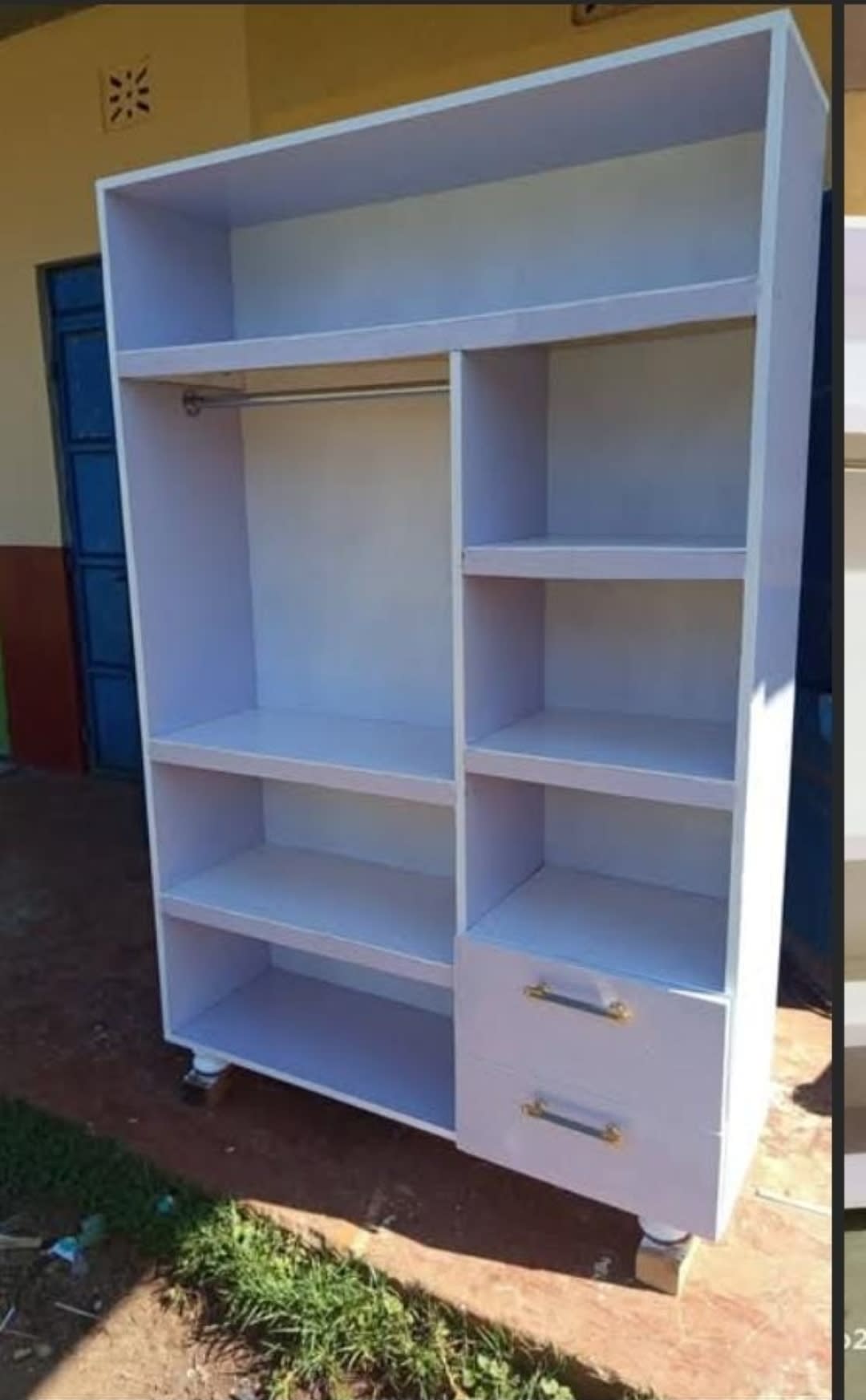 Open-Concept Wardrobe 