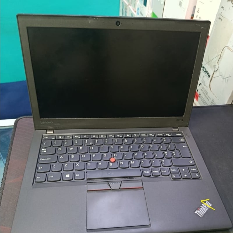 Lenovo X260 coi5 8gb ram 256ssd