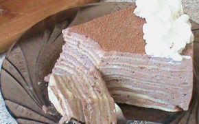 Кусок блинного торта по Дюкану