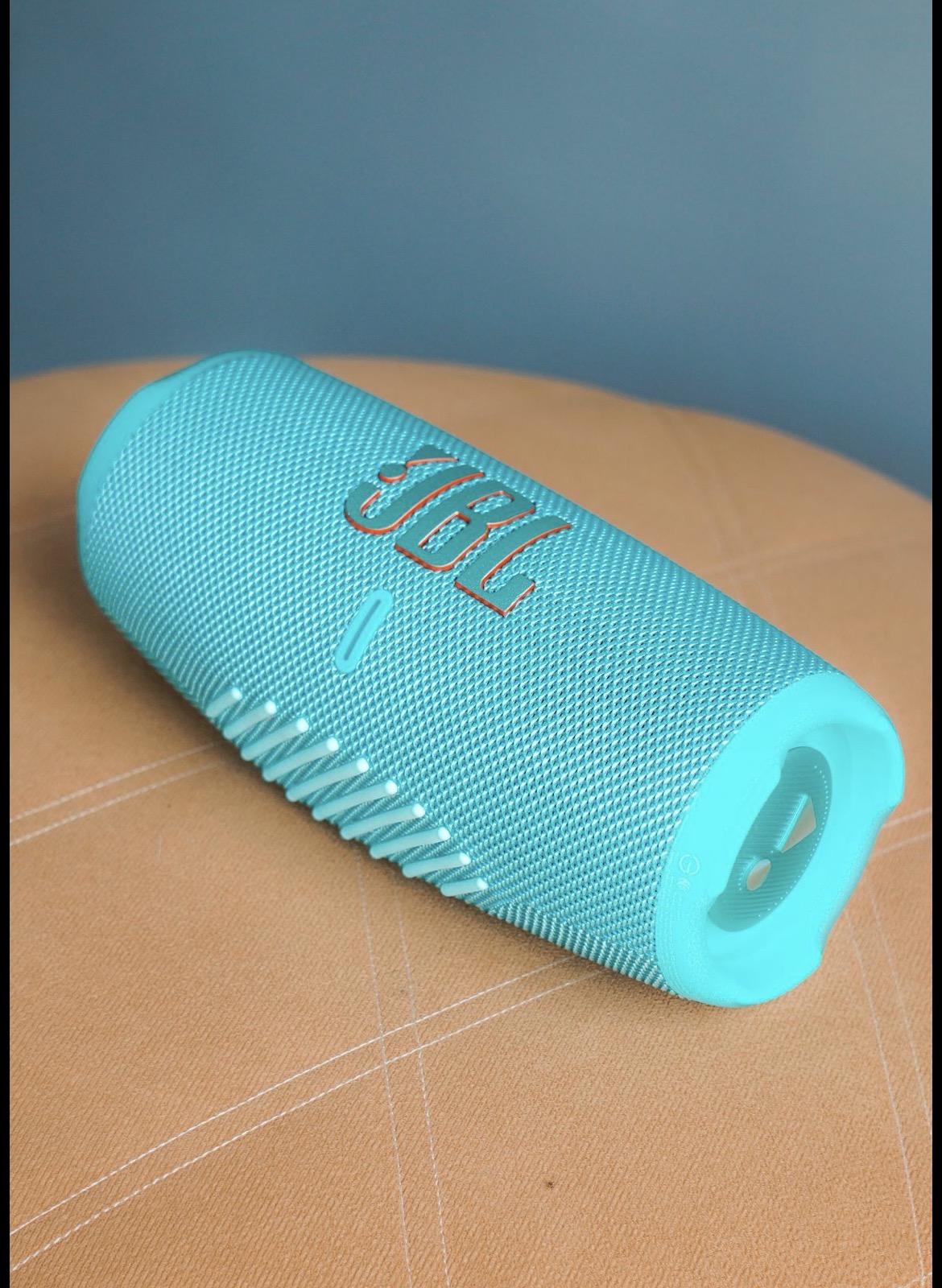 JBL Flip 7 Blue Speaker