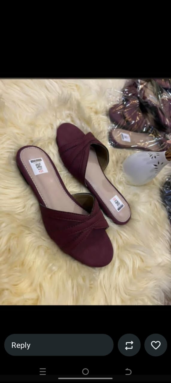 Female flat shoes view 3