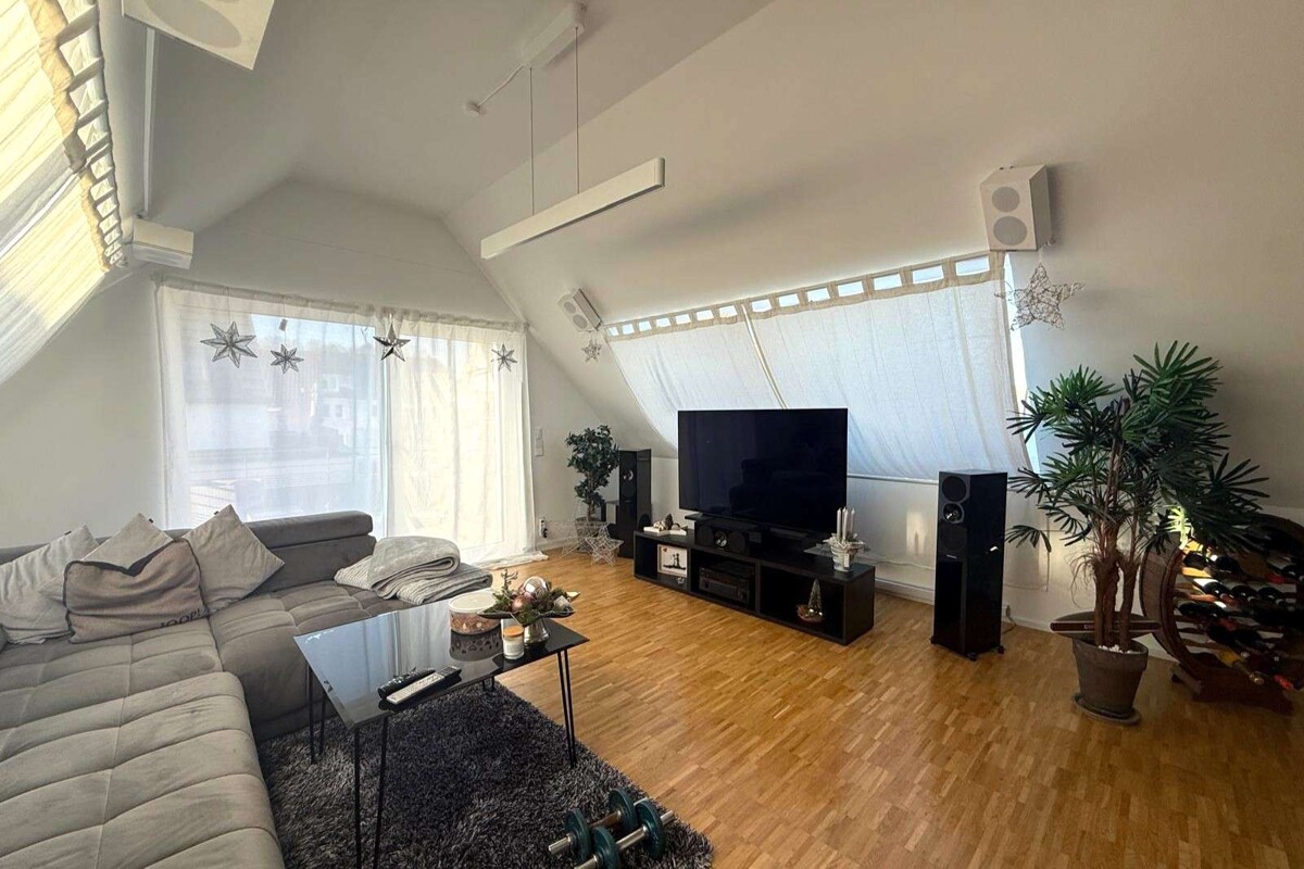 Exklusive 4,5-Zimmer-Wohnung mit traumhaften Balkone Südwest Ausrichtung - Foto 1