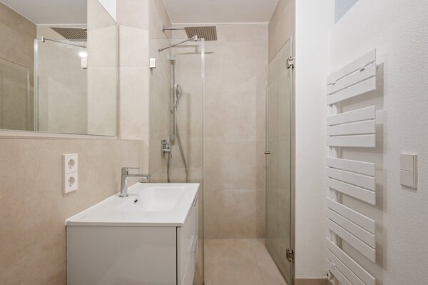 Wunderschöne EG-Wohnung mit Gartenanteil in zentraler Lage wartet auf Sie! - Foto 4