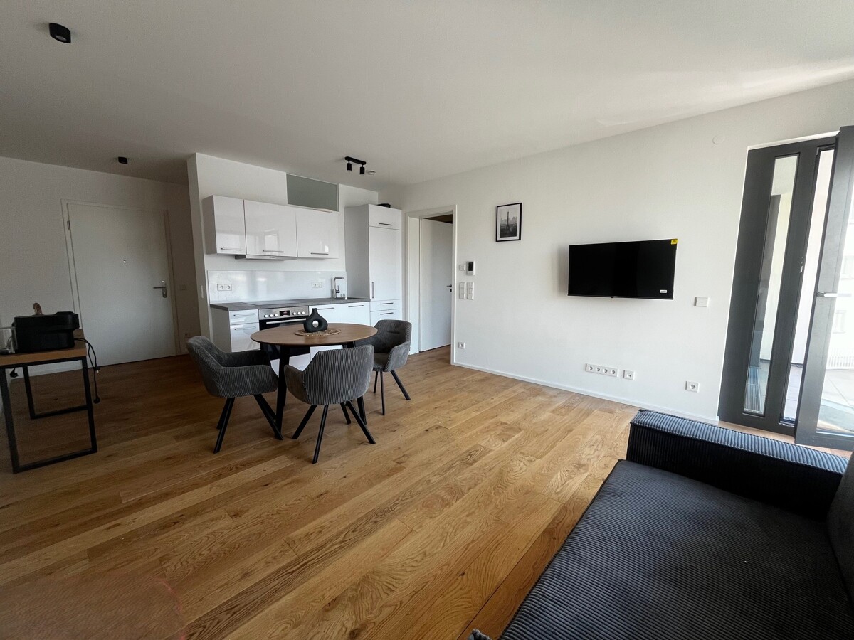 Möblierte 2-Zimmer Wohnung mit schöner Loggia zu vermieten! - Photo 2