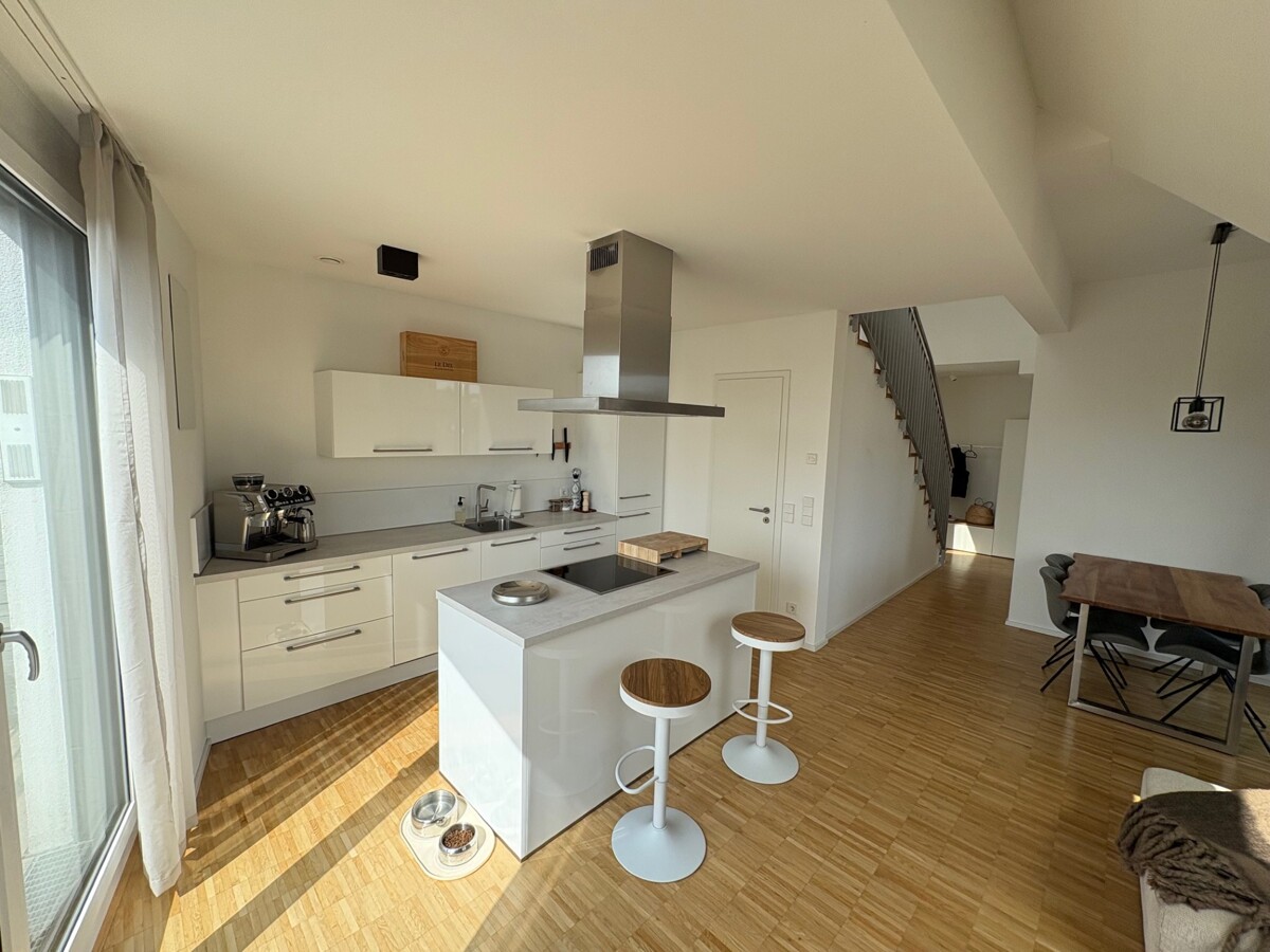 Traumhafte 4,5 Zimmer Maisonettewohnung mit schöner Dachterrasse zu vermieten! - Photo 5