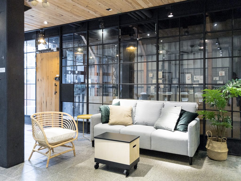 selected venue's interior or exterior images