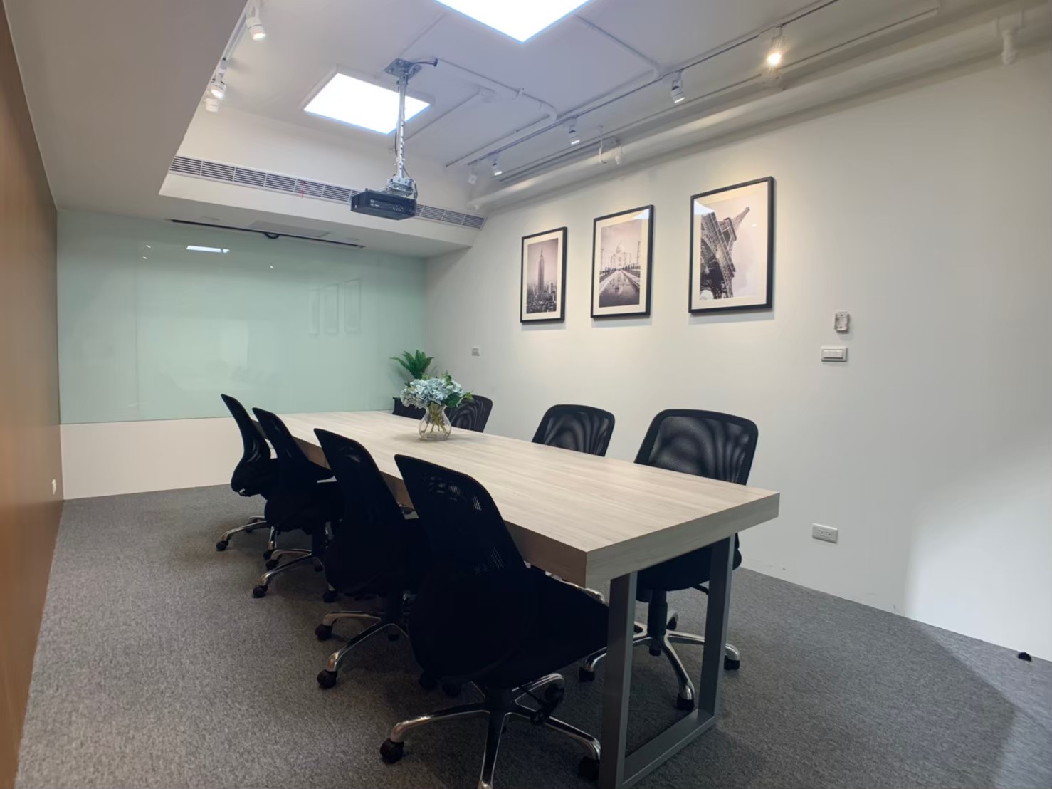 selected venue's interior or exterior images