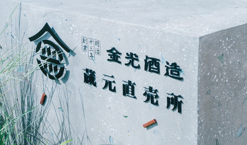 selected venue's interior or exterior images