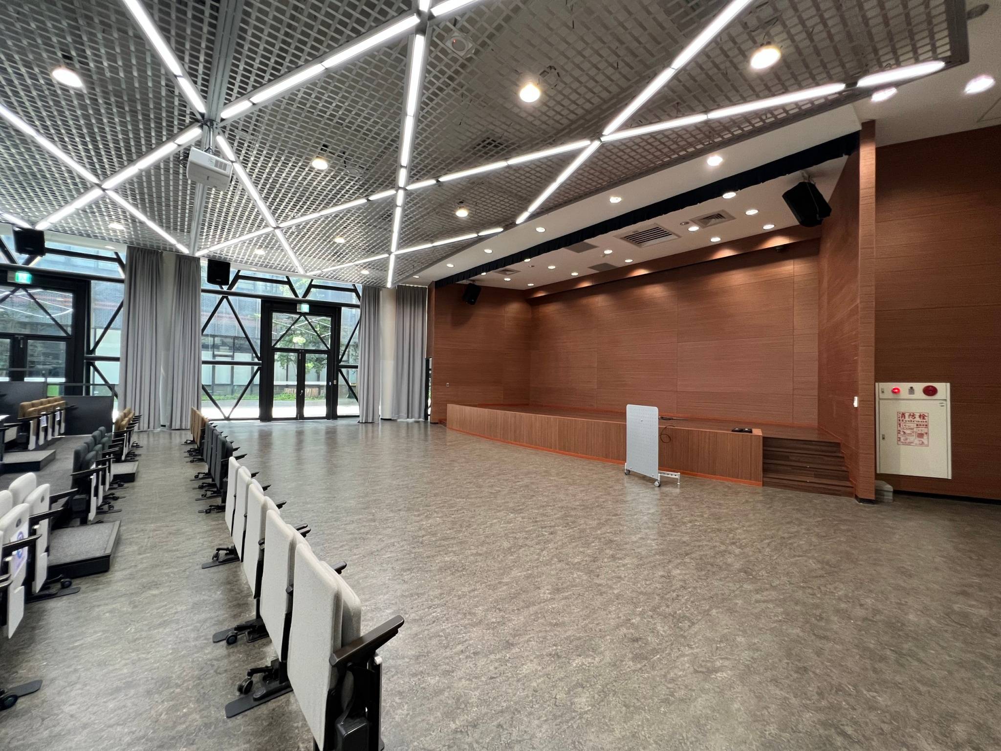 selected venue's interior or exterior images