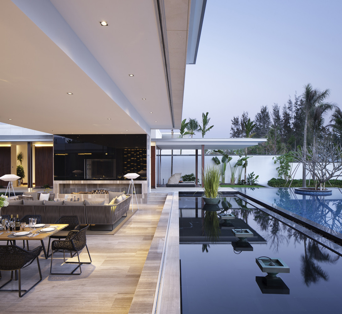 selected venue's interior or exterior images