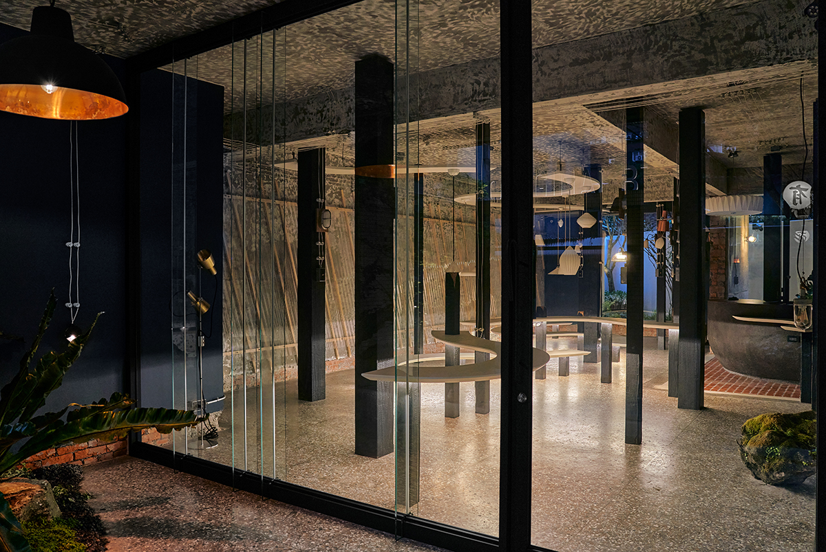 selected venue's interior or exterior images