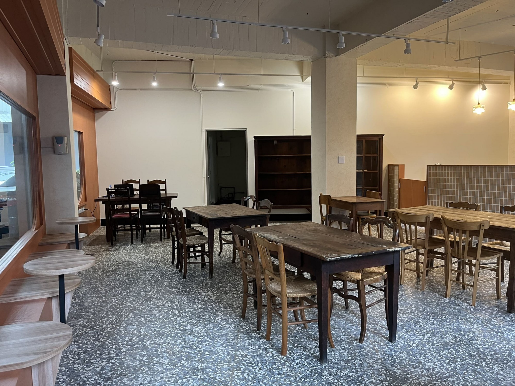 selected venue's interior or exterior images