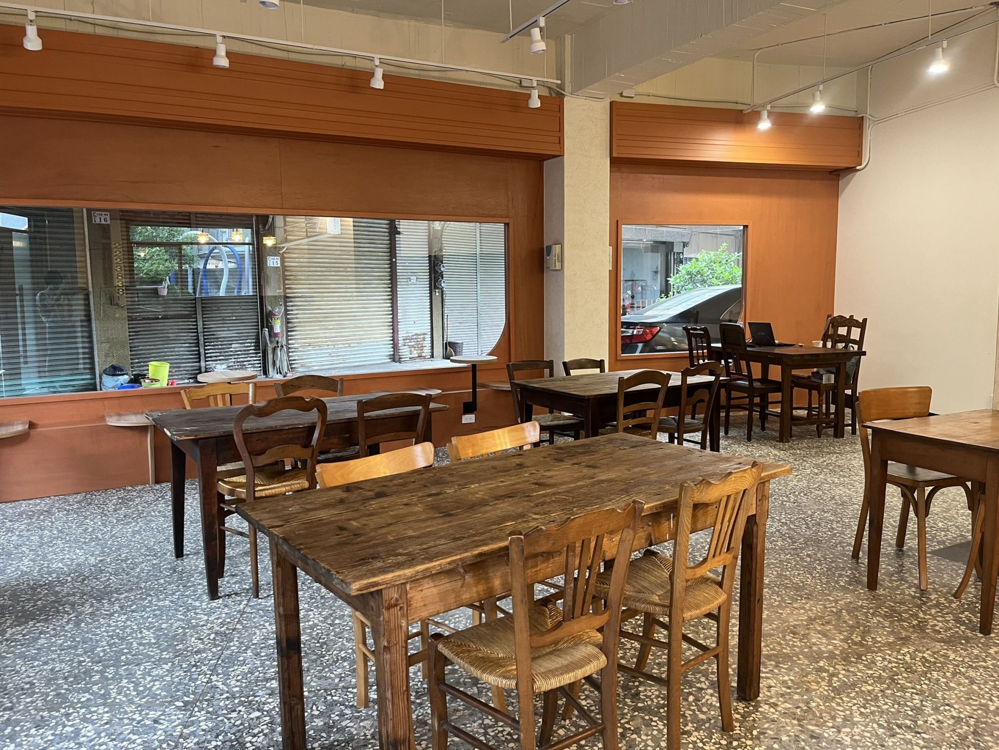 selected venue's interior or exterior images