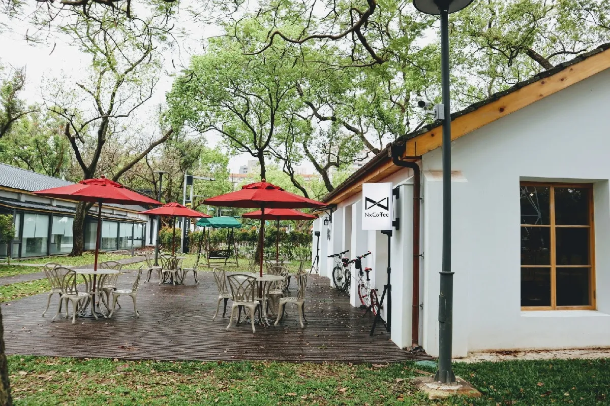 selected venue's interior or exterior images