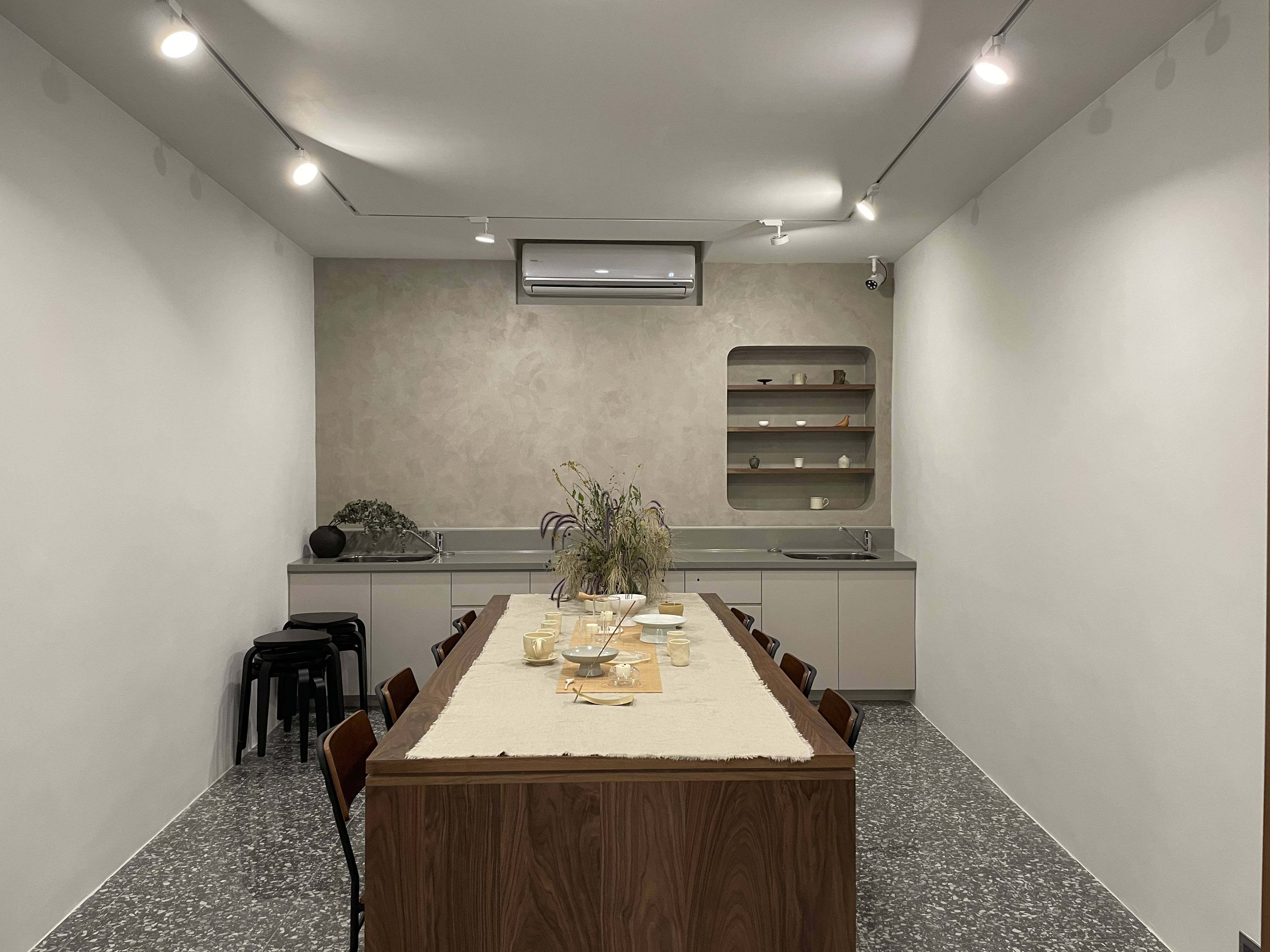 selected venue's interior or exterior images