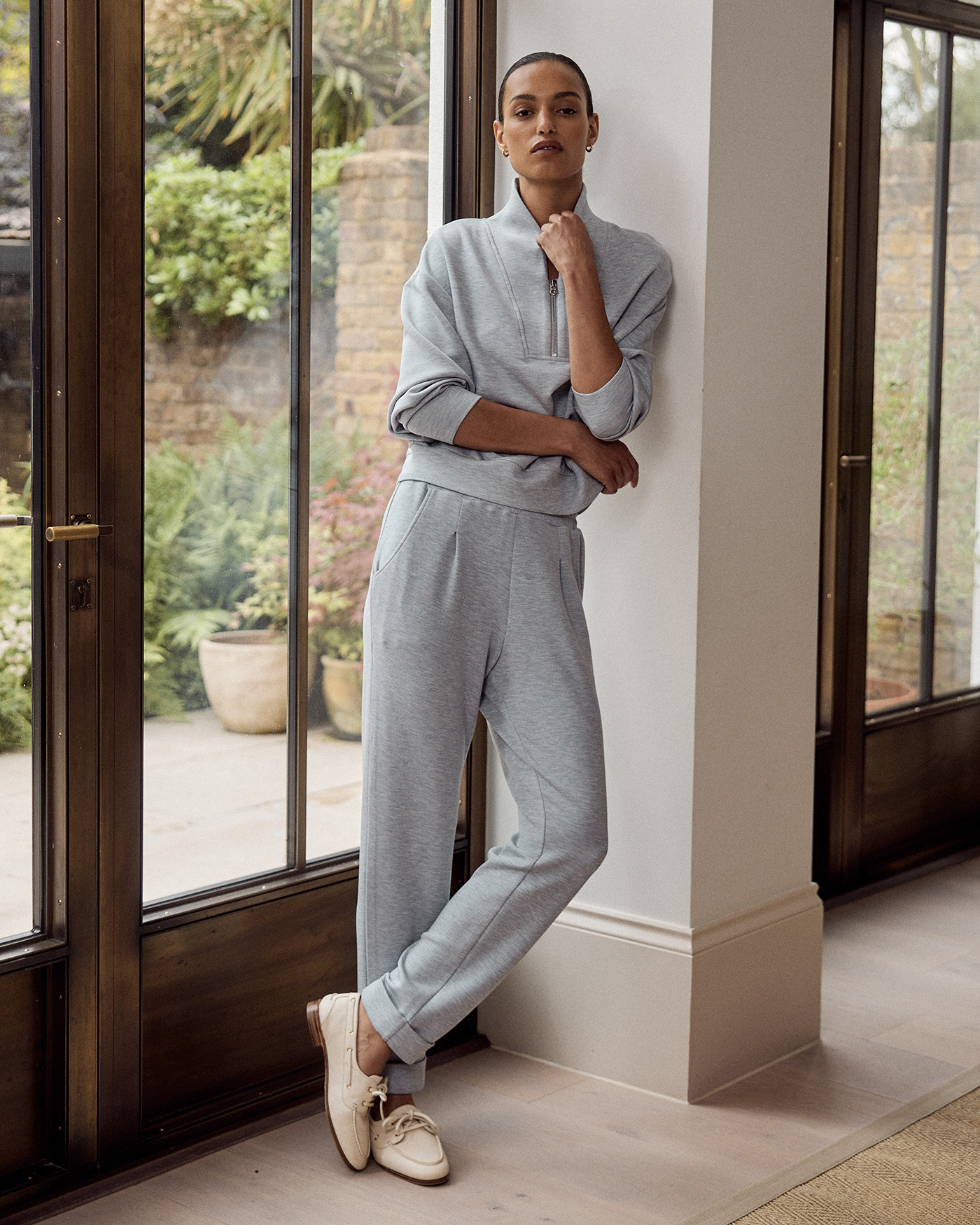 【Varley】ザスリム Cuffパンツ 25\"スウェットパンツ Varley The Slim Cuff Pant 25