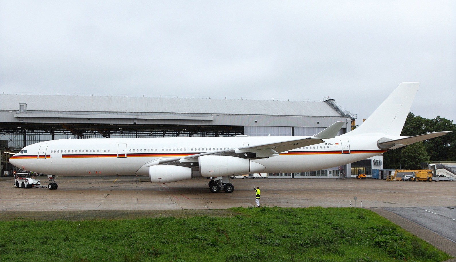 Airbus A340-313X