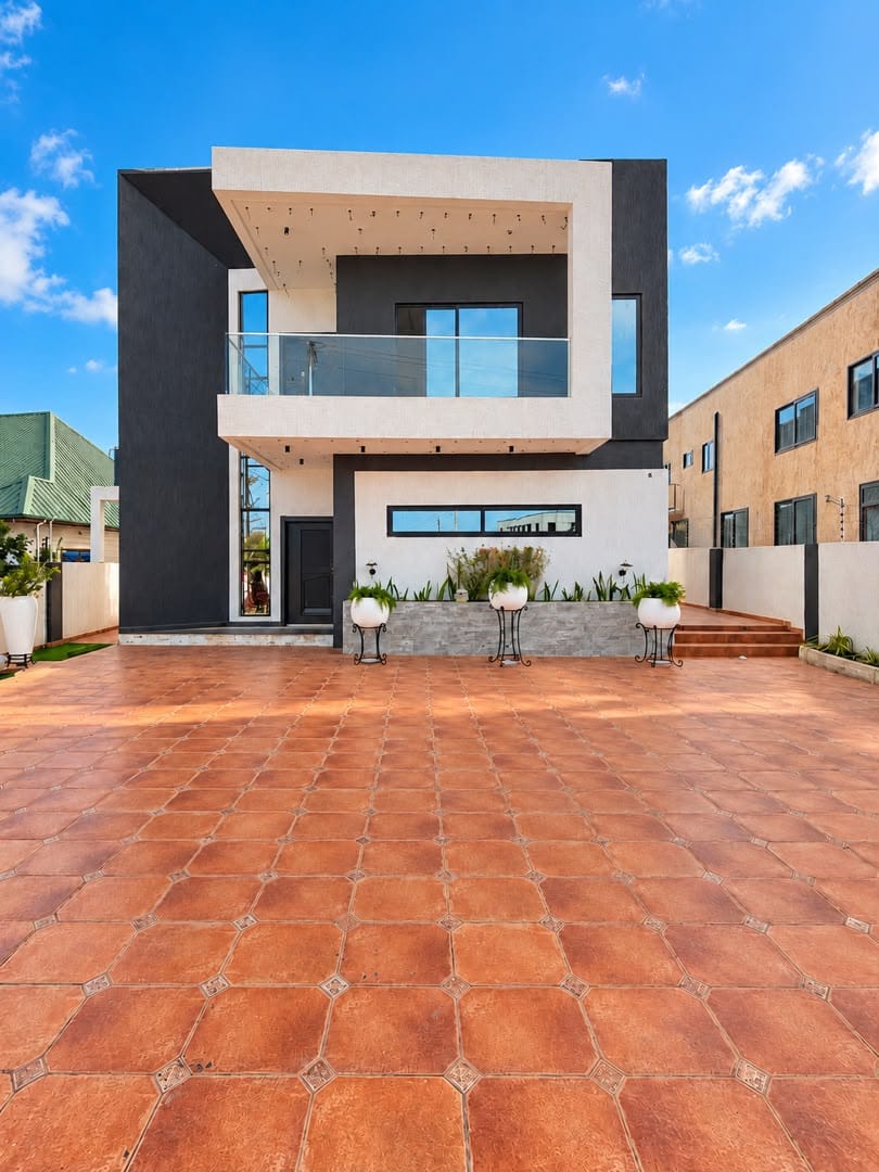 Newly Built 4-Bedroom House with BQ