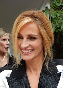 Julia Roberts (43838880775).jpg