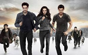 Фотографии Сумерки. Сага Рассвет Сумерки. Сага Кристен Стюарт Роберт Паттинсон Taylor Lautner Бег Кино Знаменитости