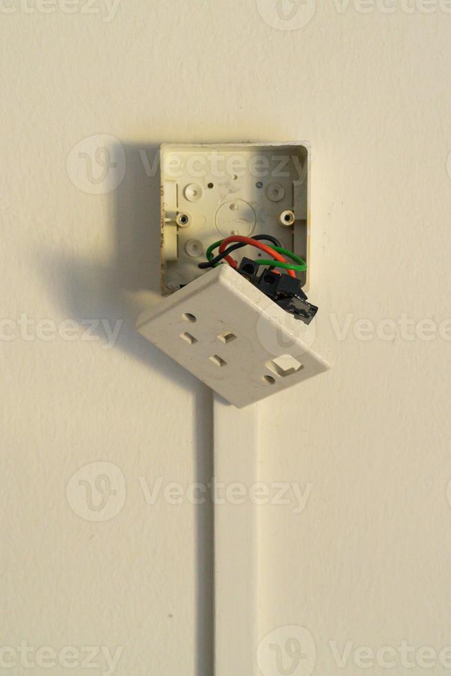 Fixing a Broken Outlet on the Wall