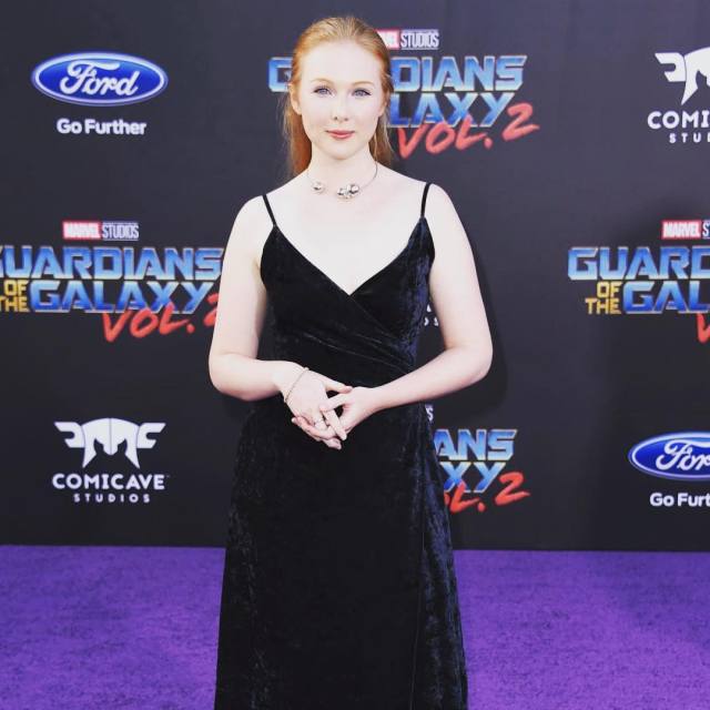 Molly C. Quinn hot women pic