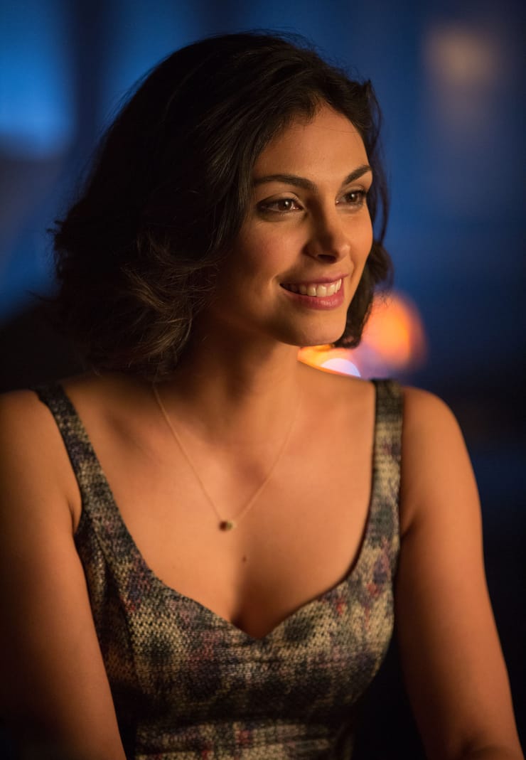 morena baccarin sexy pictures