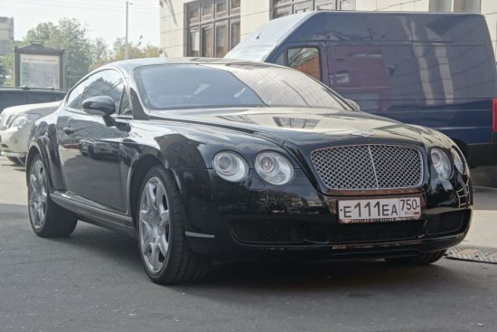 Bentley Continental GT чёрного цвета