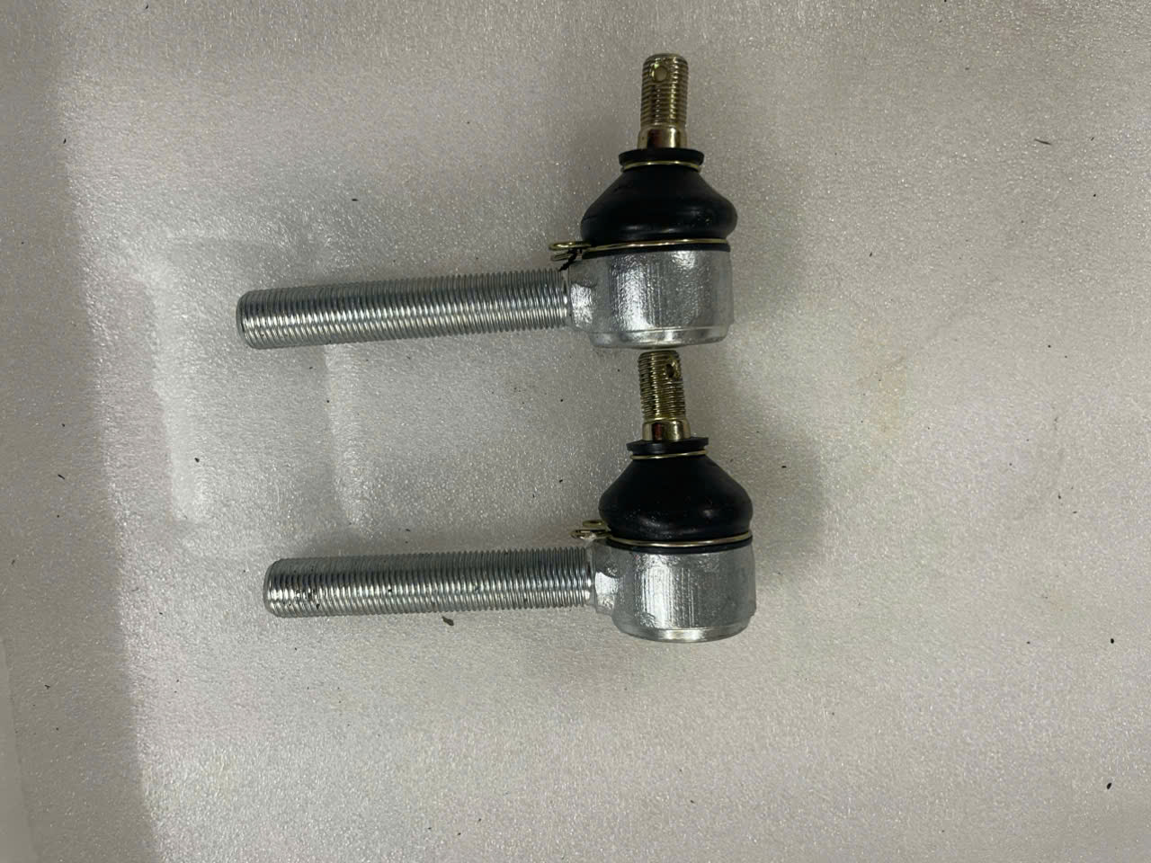 Rotuyn trục đứng dưới A827