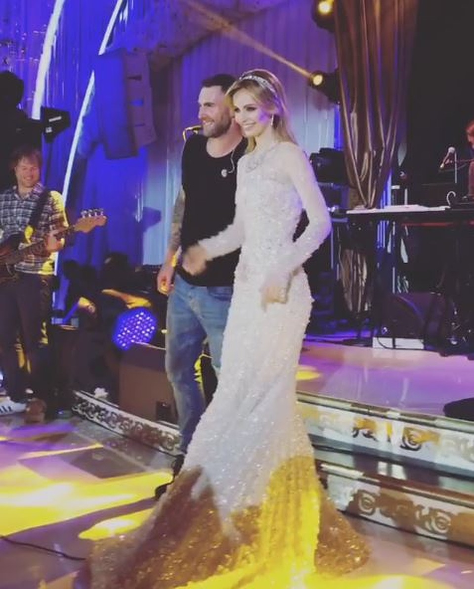 Счастливая невеста подпевает Maroon 5. Фото: instagram.com/ninoeliava