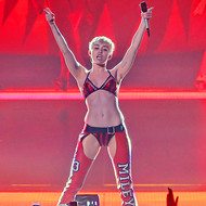 Голая актриса, певица Miley Cyrus фото, эротика, картинки - фотосессия из мужского журнала GQ на Xuk.ru! Фото 10