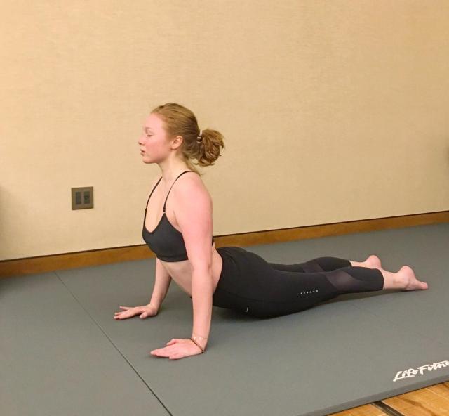 Molly C. Quinn sexy in yoga