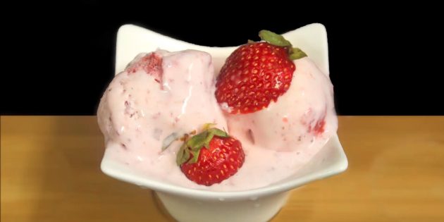 Мороженое со сгущёнкой и клубникой Как приготовить мороженое со сгущёнкой и клубникой